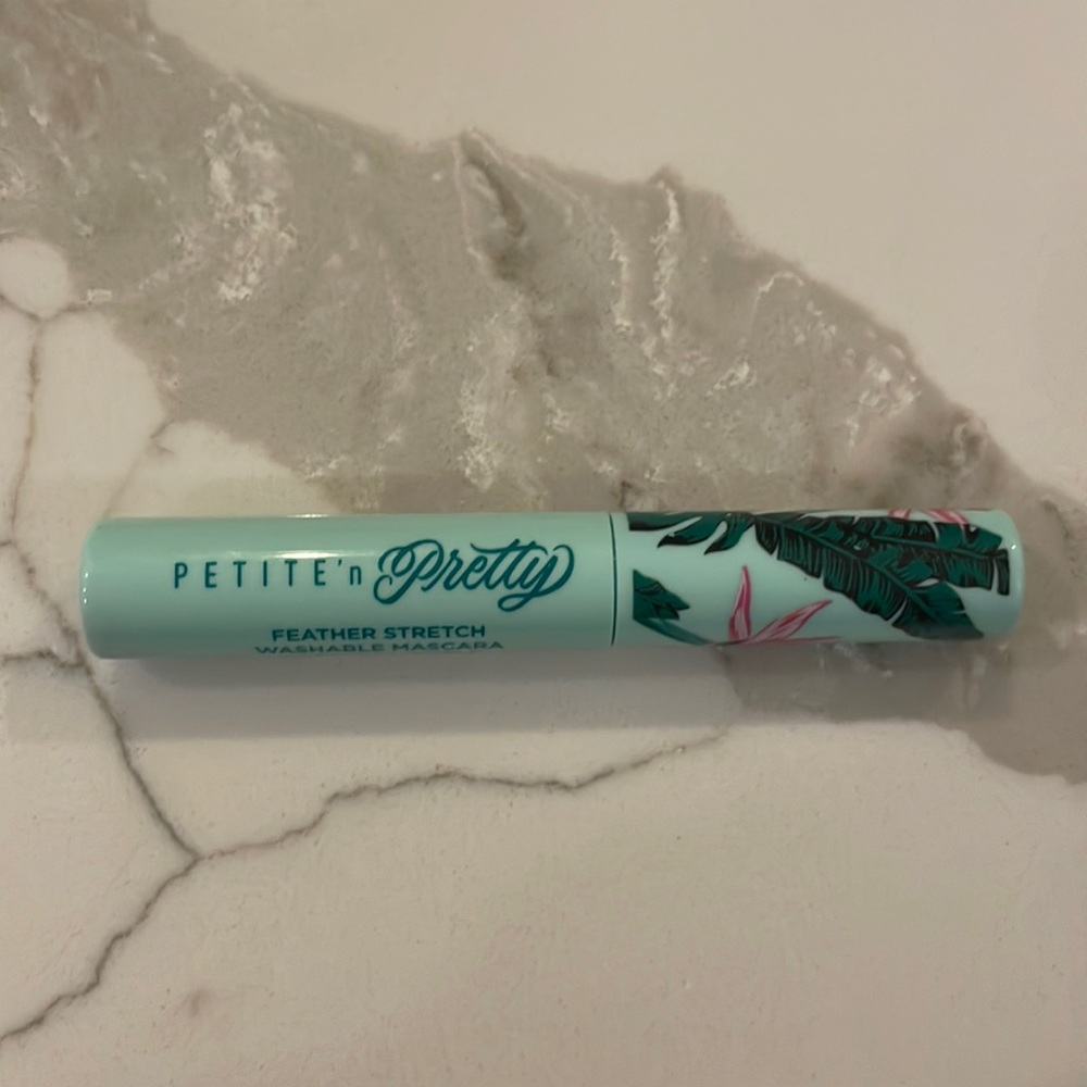 🌸5/$25🌸 Petite n pretty feather stretch washable mascara